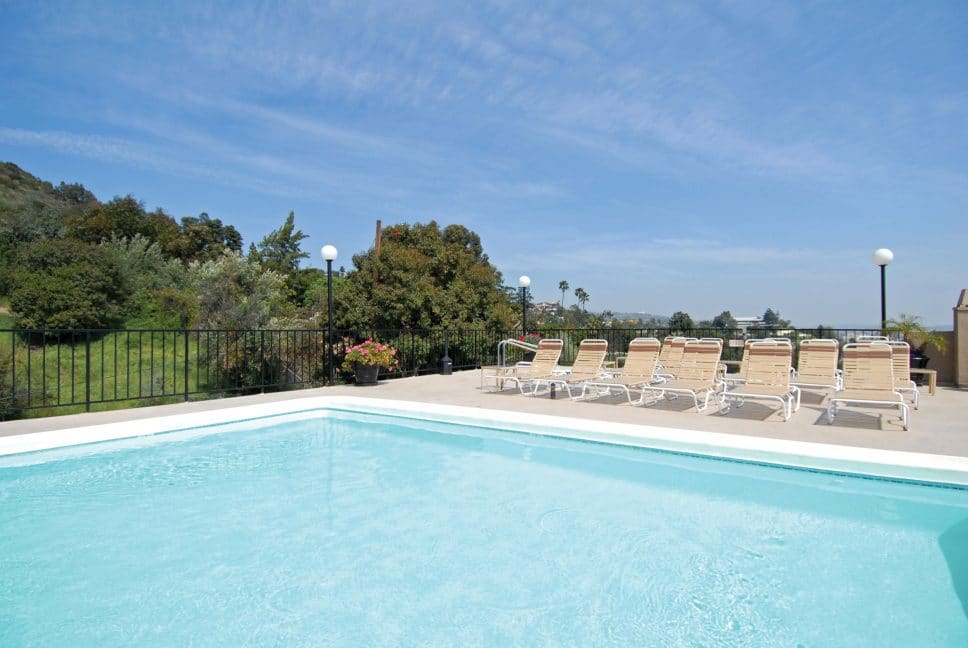 Pinnacle Apartments Hollywood California pool
