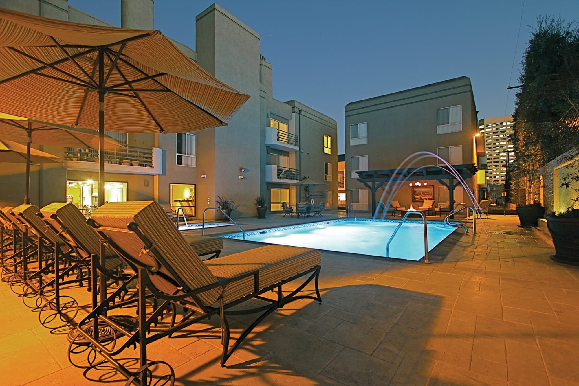 Toluca Terrace Aoartments for Rent in CA